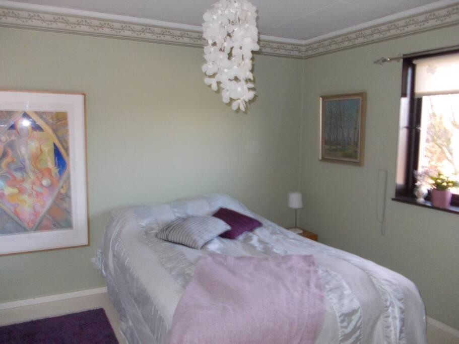 Villa Med Blommande Traedgard, Centralt Båstad Kültér fotó